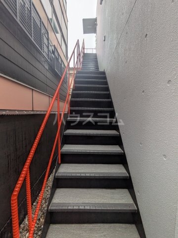 18/22 エントランス