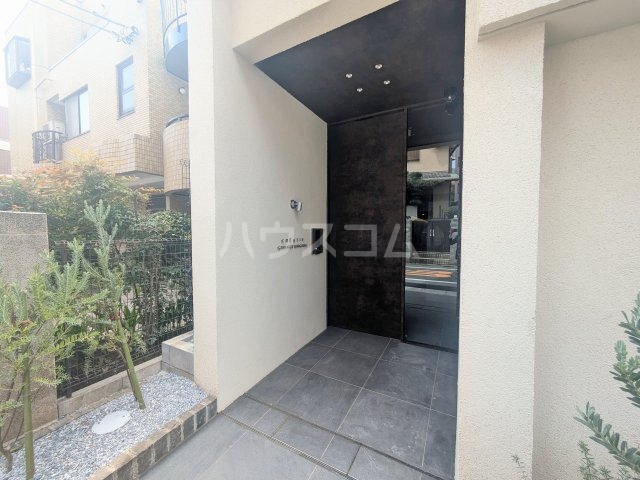 21/30 エントランス