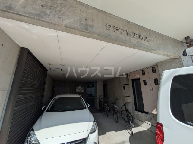 21/26 エントランス