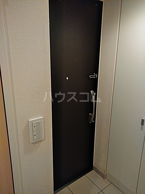 14/28 玄関