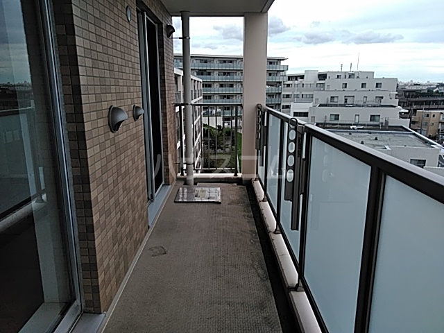 25/28 バルコニー