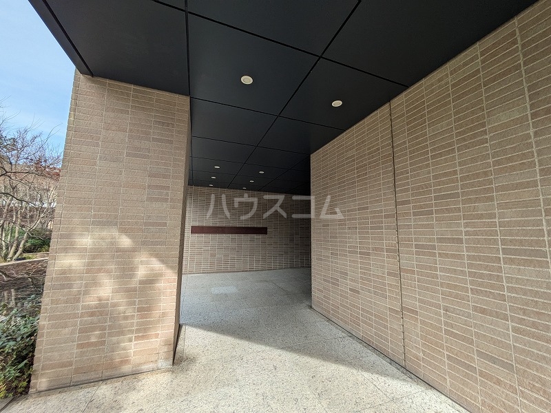 28/30 エントランス