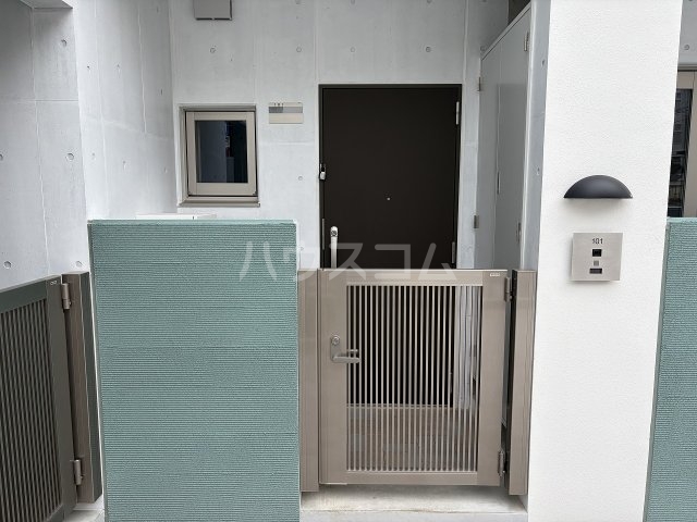 19/29 エントランス