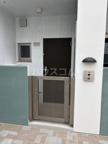 16/26 エントランス