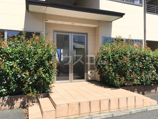 19/23 エントランス