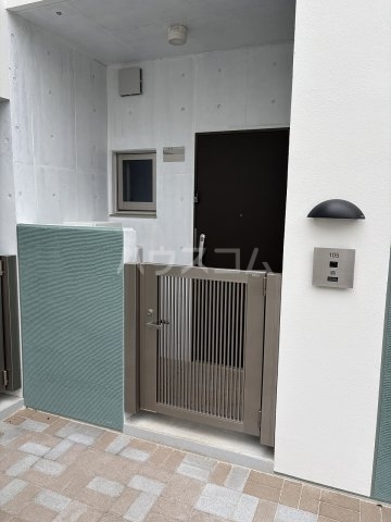 16/26 エントランス