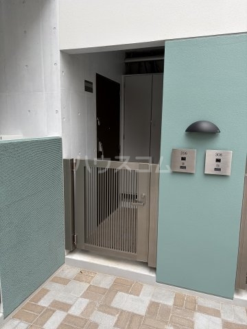 16/26 エントランス