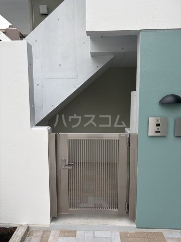 16/26 エントランス