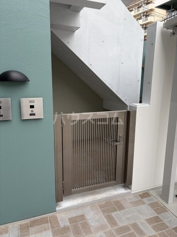 16/26 エントランス