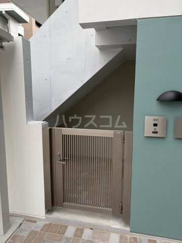 16/26 エントランス