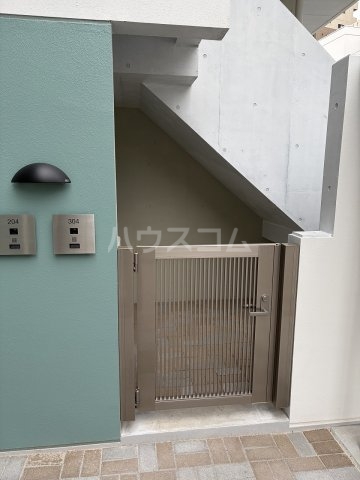 16/26 エントランス