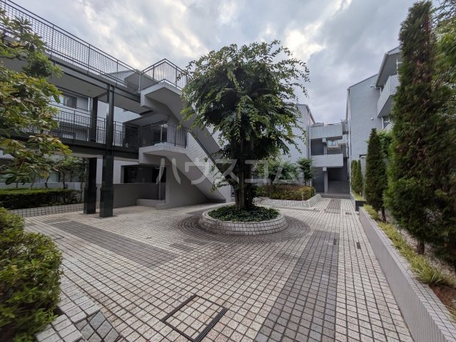 28/30 駐車場
