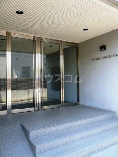 13/22 エントランス