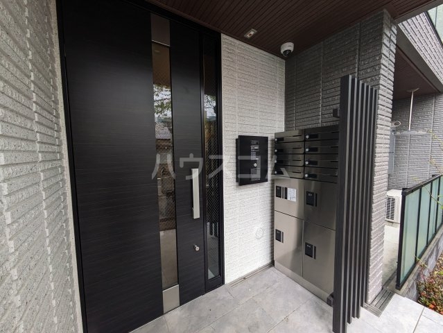 26/30 エントランス