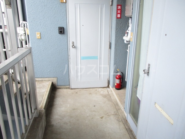 24/30 エントランス