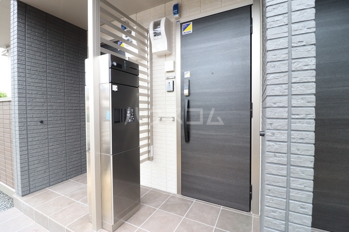 24/26 エントランス