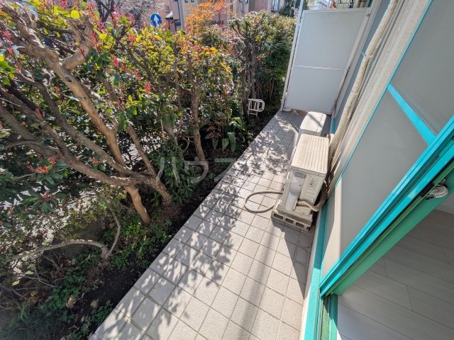 18/27 バルコニー