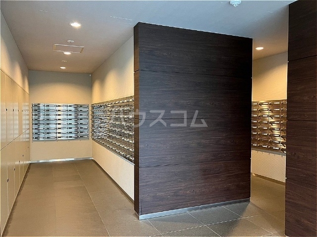 19/24 エントランス