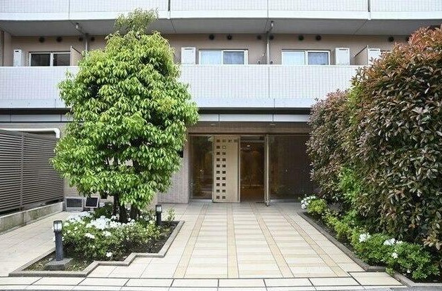 16/26 エントランス