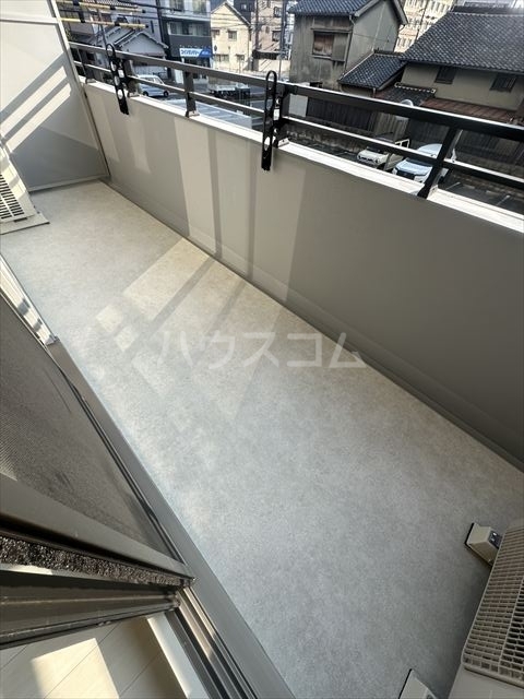 21/30 バルコニー