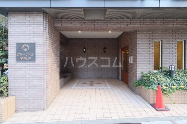 2/5 エントランス