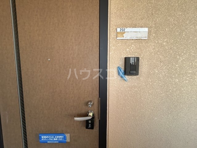 27/30 エントランス