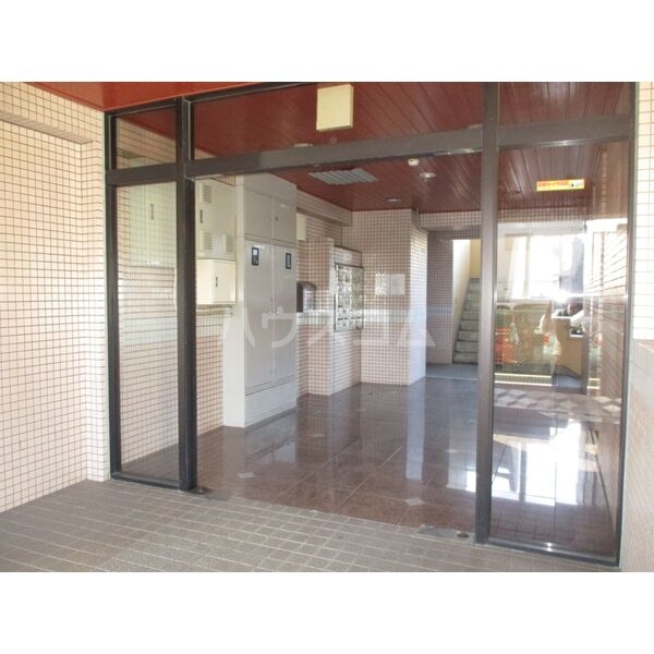 20/30 エントランス