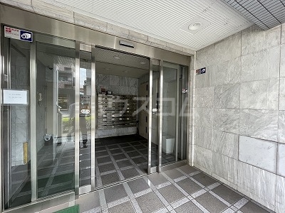 22/30 エントランス