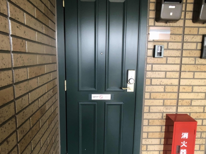 19/27 エントランス