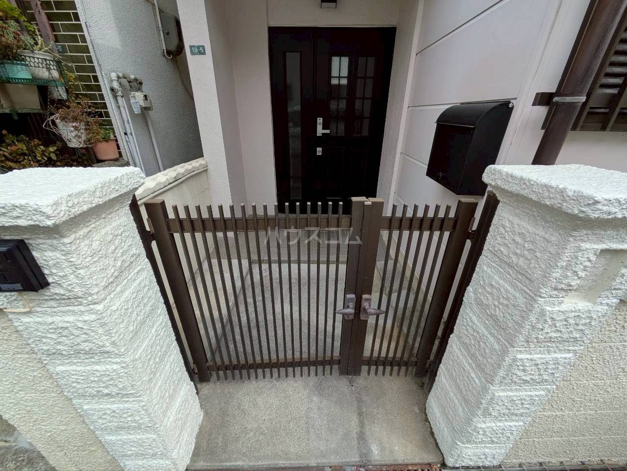 20/30 エントランス