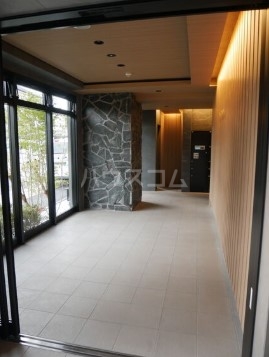 19/20 エントランス