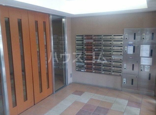 16/20 エントランス