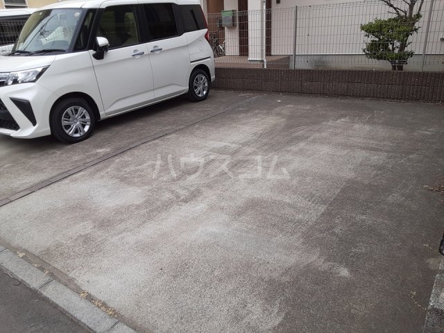 26/30 駐車場
