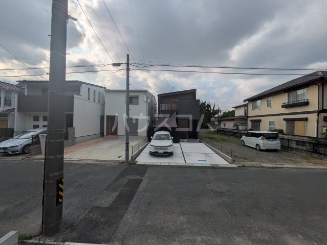 23/30 駐車場