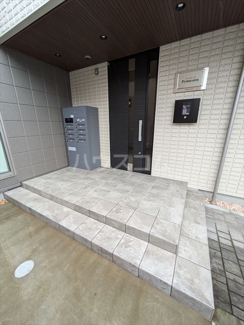 2/4 エントランス