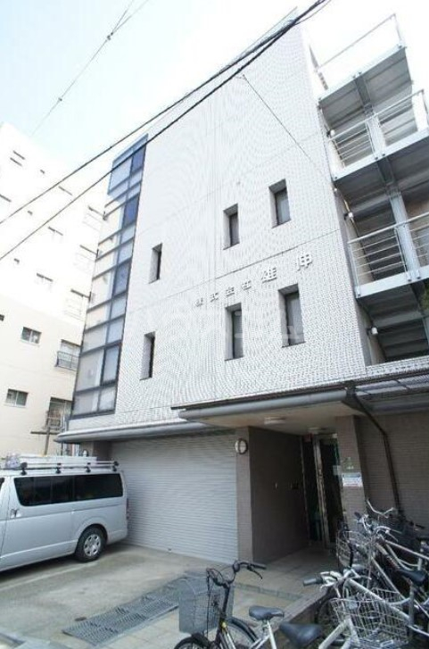 16/25 エントランス