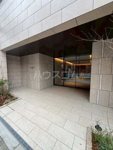 24/27 エントランス