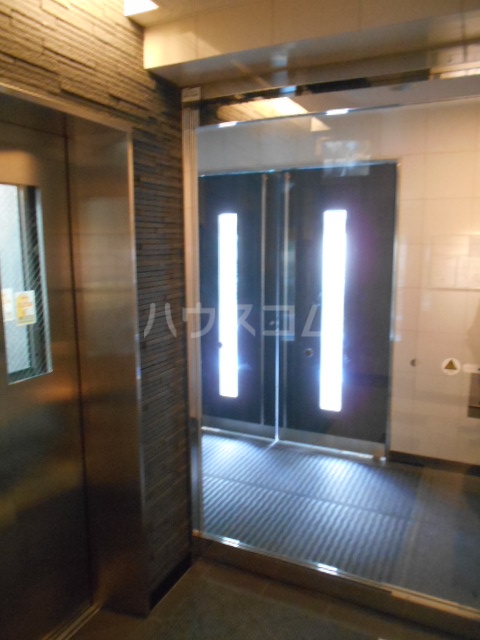 20/29 エントランス