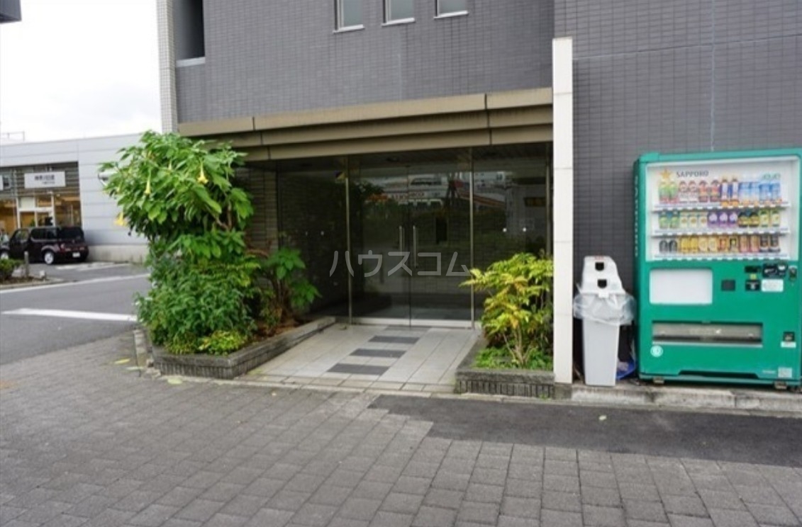 3/4 エントランス