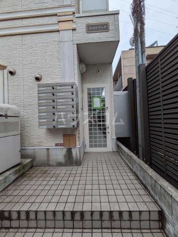 14/15 エントランス