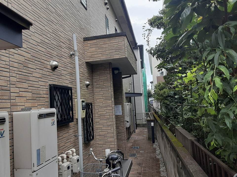 18/28 エントランス