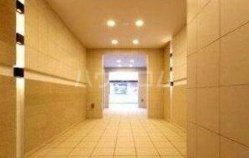 26/30 エントランス