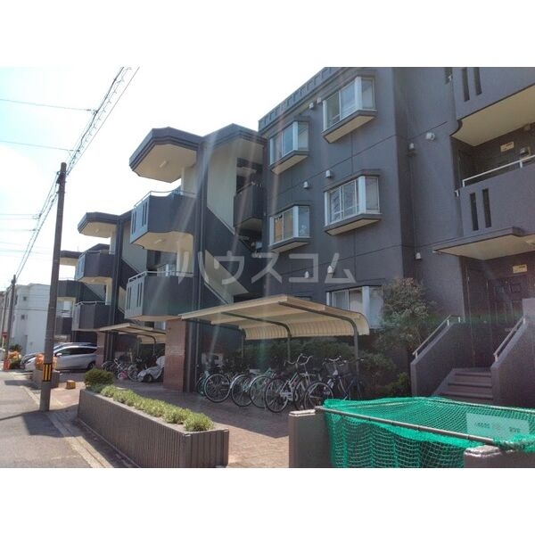 18/21 エントランス