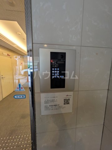 22/30 エントランス