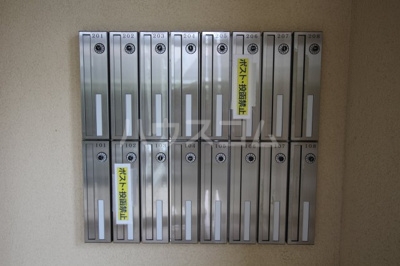 17/27 エントランス