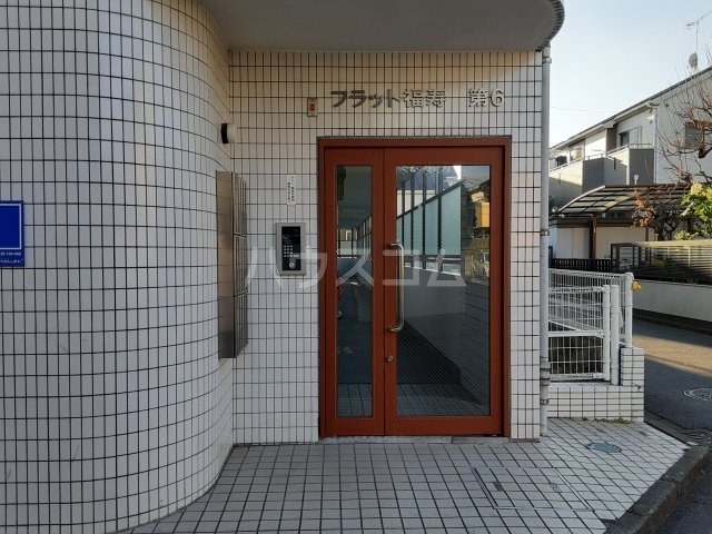 26/30 エントランス