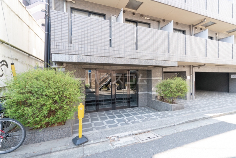 2/2 エントランス