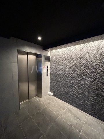 21/30 エントランス