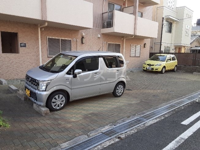 20/30 駐車場