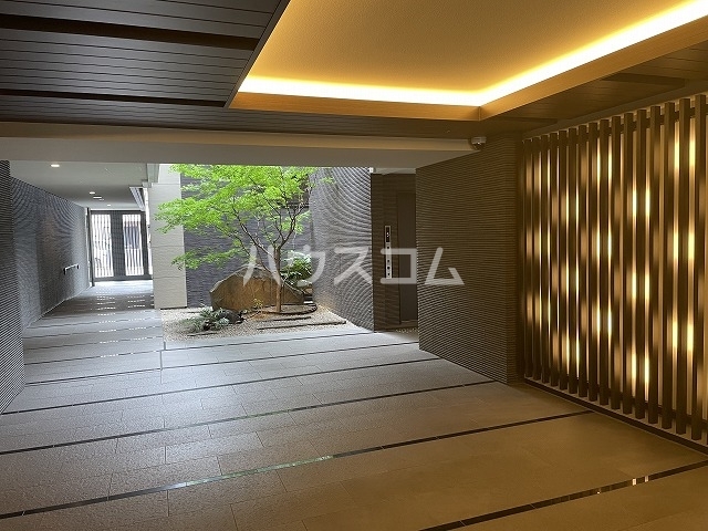 19/25 エントランス